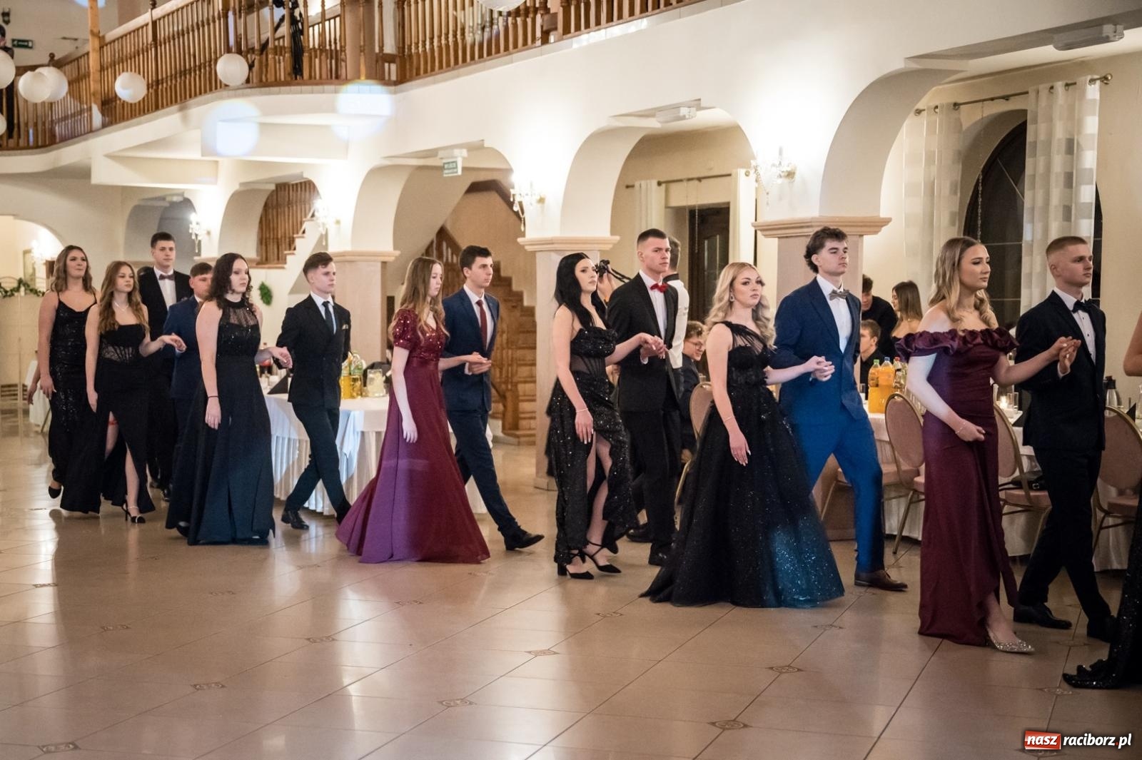 Zdjęcie w galerii na portalu naszraciborz.pl: Zdjęcia na bis. Sportowo-mundurowa studniówka ZSOMS [FOTO i WIDEO] wiadomości z regionu