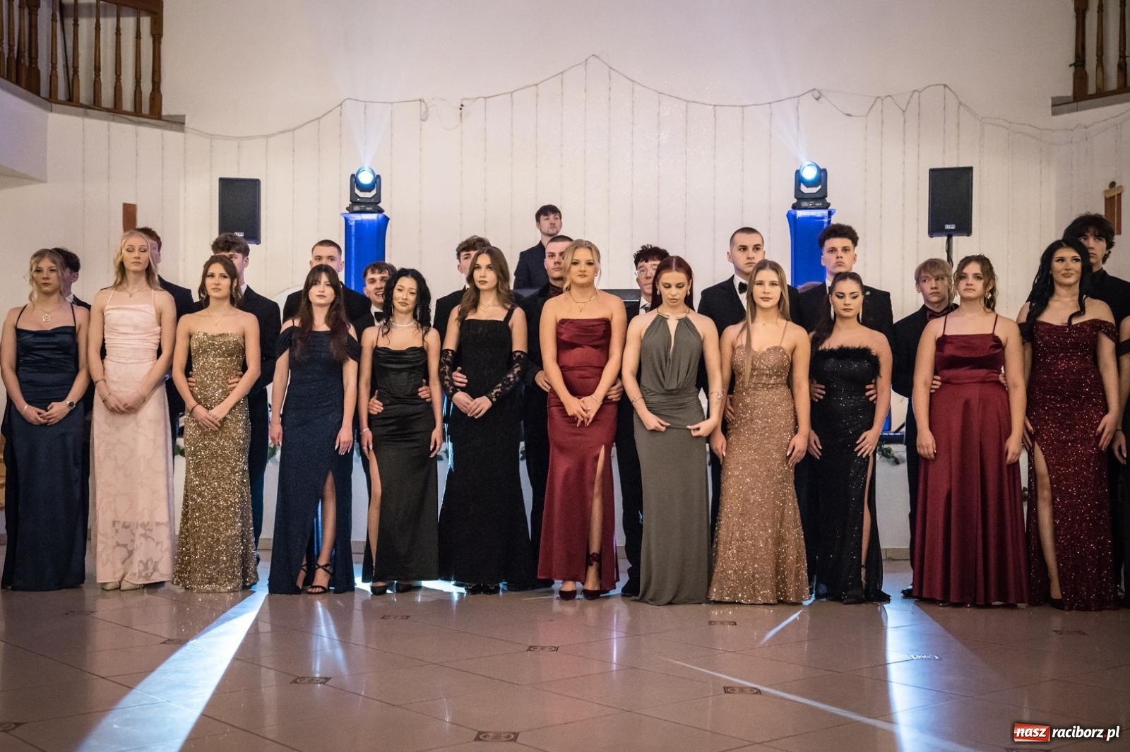 Zdjęcie w galerii na portalu naszraciborz.pl: Zdjęcia na bis. Sportowo-mundurowa studniówka ZSOMS [FOTO i WIDEO] wiadomości z regionu