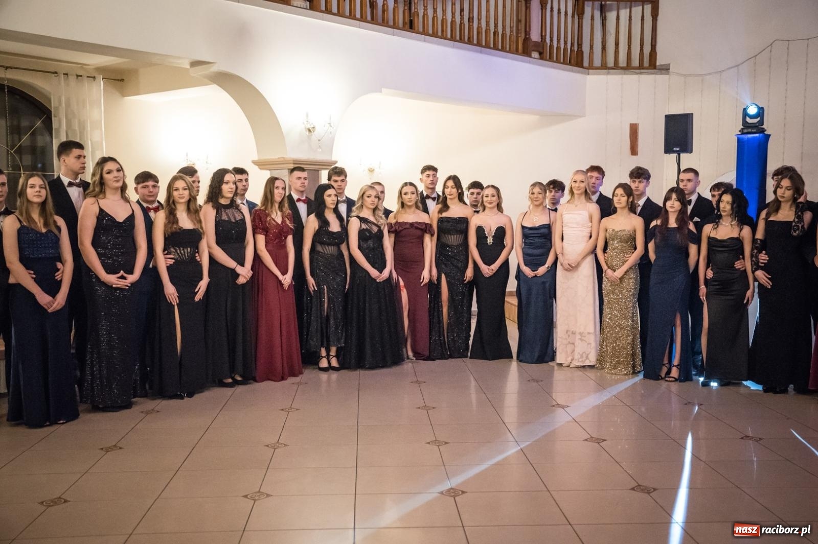 Zdjęcie w galerii na portalu naszraciborz.pl: Zdjęcia na bis. Sportowo-mundurowa studniówka ZSOMS [FOTO i WIDEO] wiadomości z regionu