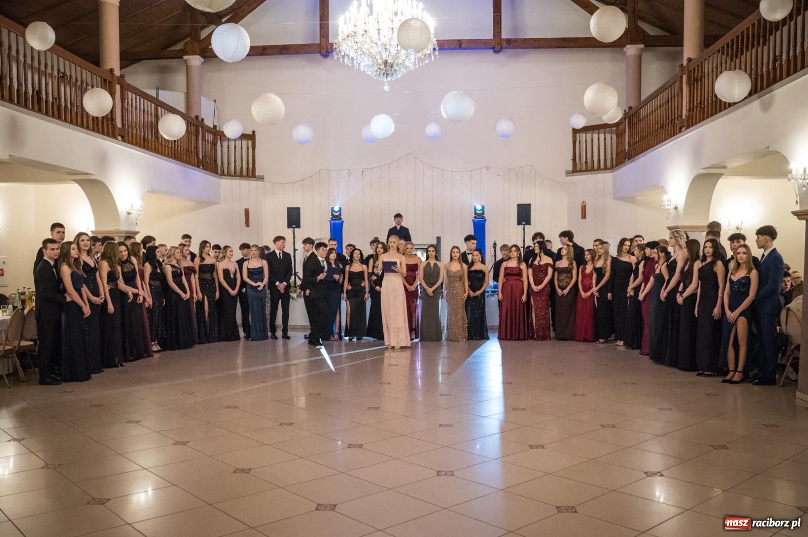 Zdjęcie w galerii na portalu naszraciborz.pl: Zdjęcia na bis. Sportowo-mundurowa studniówka ZSOMS [FOTO i WIDEO] wiadomości z regionu