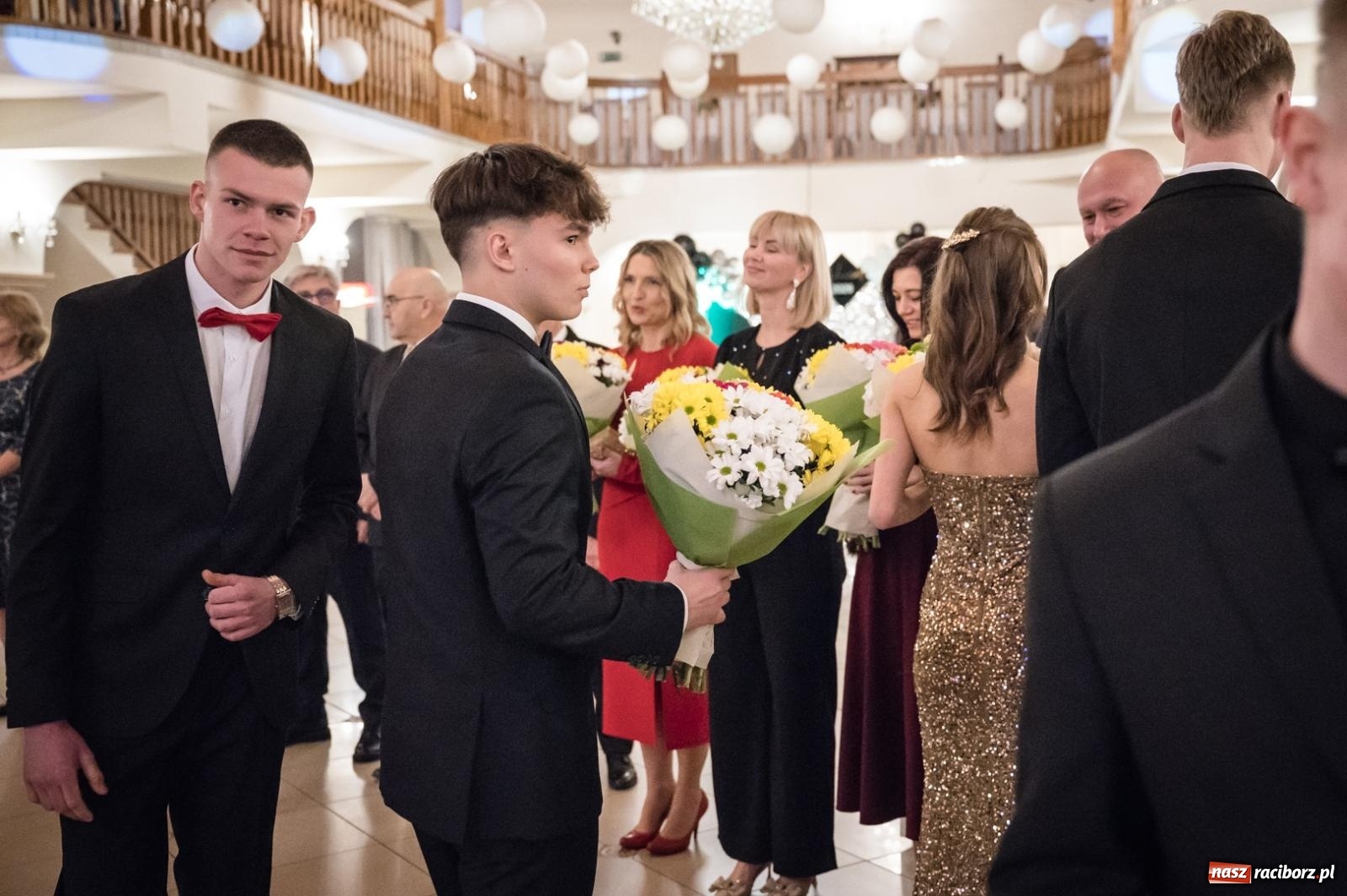 Zdjęcie w galerii na portalu naszraciborz.pl: Zdjęcia na bis. Sportowo-mundurowa studniówka ZSOMS [FOTO i WIDEO] wiadomości z regionu