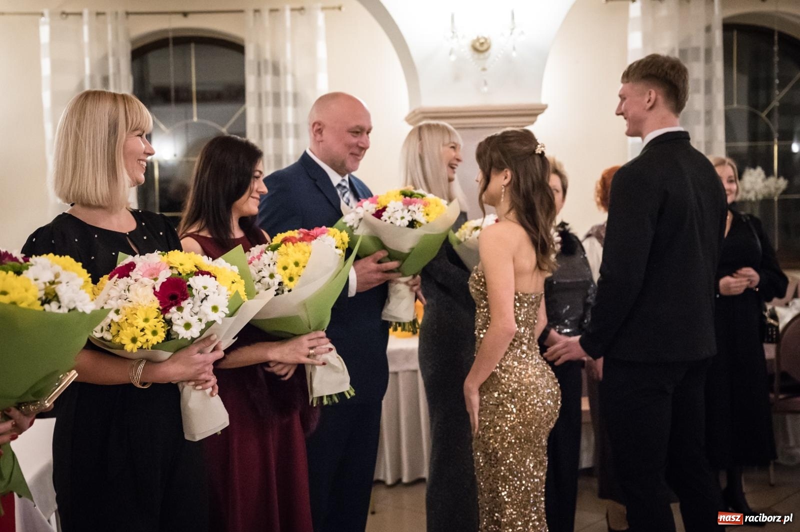 Zdjęcie w galerii na portalu naszraciborz.pl: Zdjęcia na bis. Sportowo-mundurowa studniówka ZSOMS [FOTO i WIDEO] wiadomości z regionu