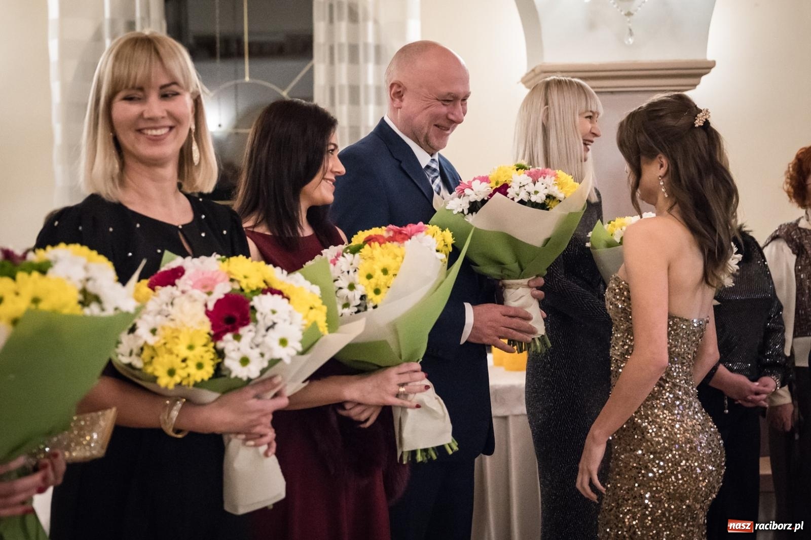 Zdjęcie w galerii na portalu naszraciborz.pl: Zdjęcia na bis. Sportowo-mundurowa studniówka ZSOMS [FOTO i WIDEO] wiadomości z regionu