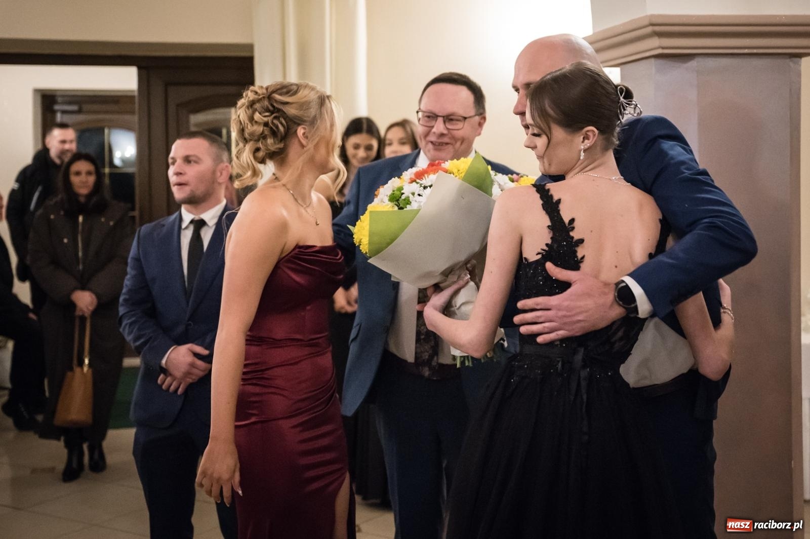 Zdjęcie w galerii na portalu naszraciborz.pl: Zdjęcia na bis. Sportowo-mundurowa studniówka ZSOMS [FOTO i WIDEO] wiadomości z regionu