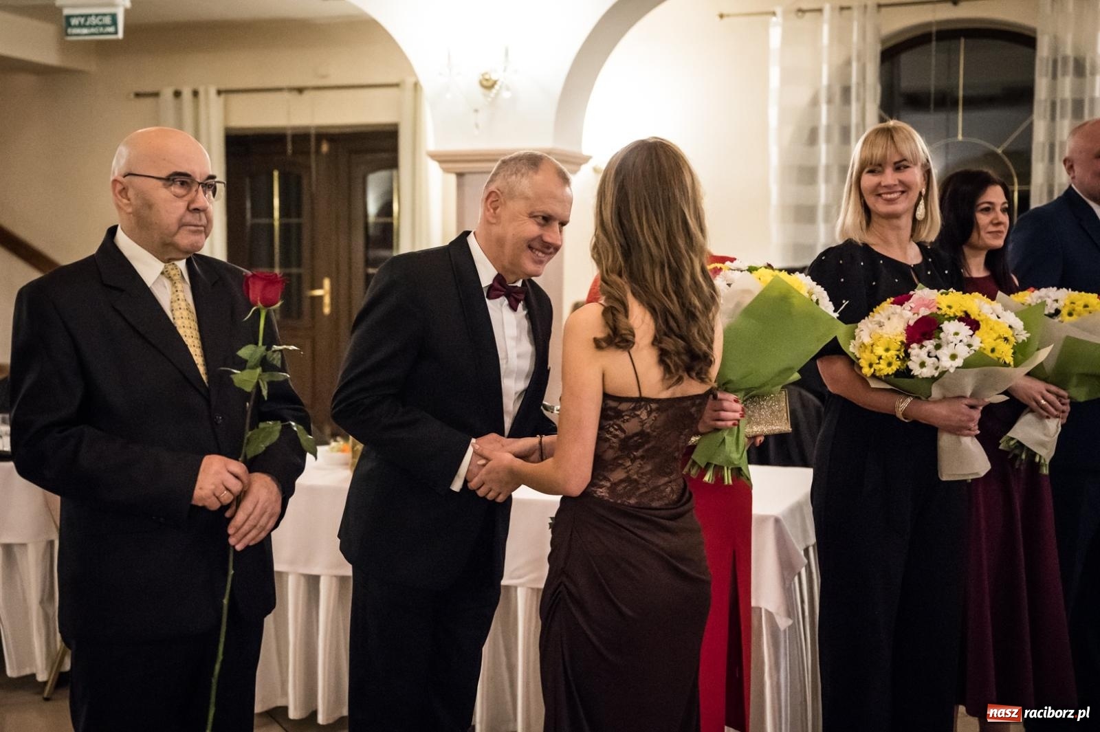 Zdjęcie w galerii na portalu naszraciborz.pl: Zdjęcia na bis. Sportowo-mundurowa studniówka ZSOMS [FOTO i WIDEO] wiadomości z regionu