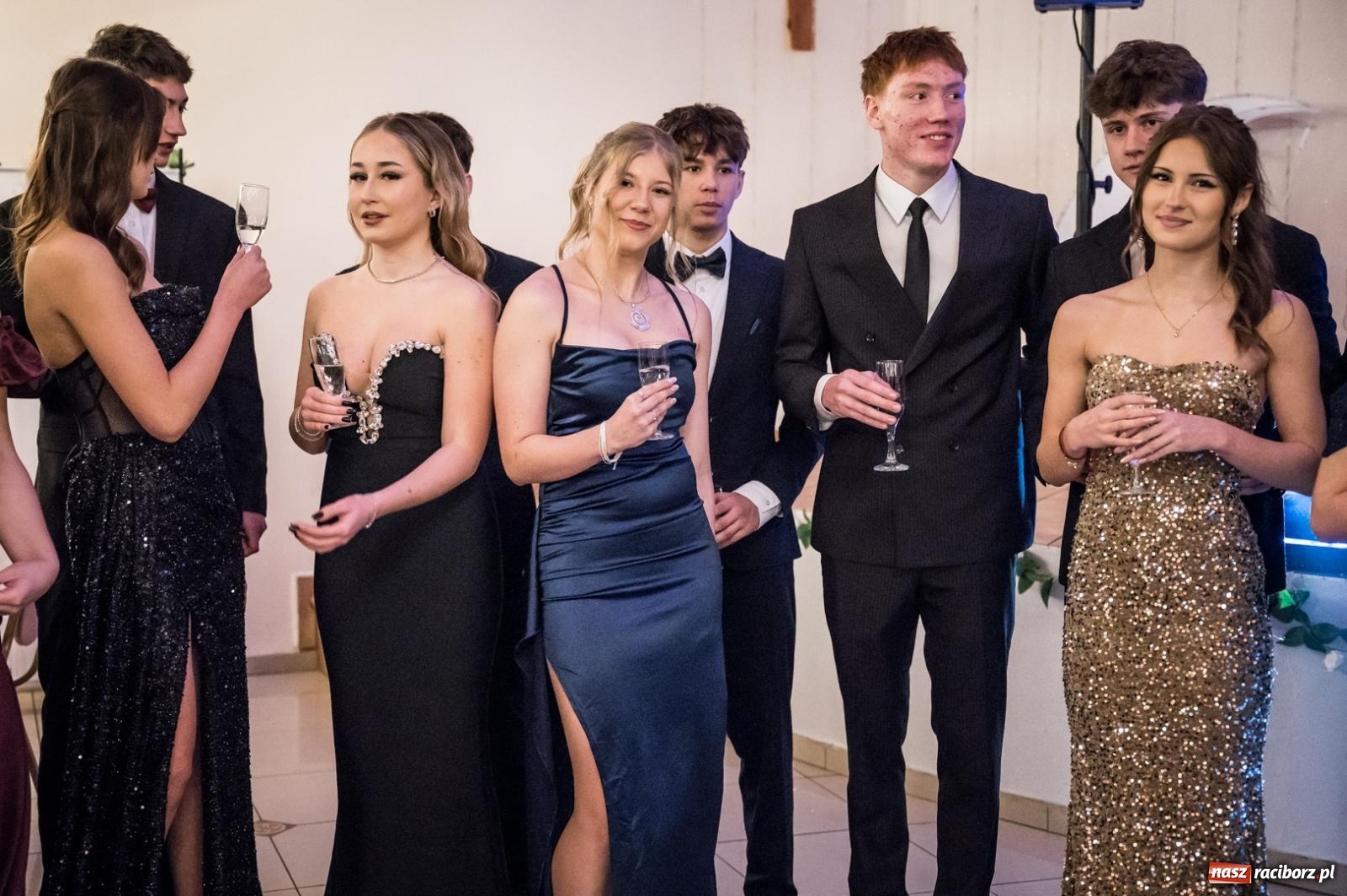 Zdjęcie w galerii na portalu naszraciborz.pl: Zdjęcia na bis. Sportowo-mundurowa studniówka ZSOMS [FOTO i WIDEO] wiadomości z regionu