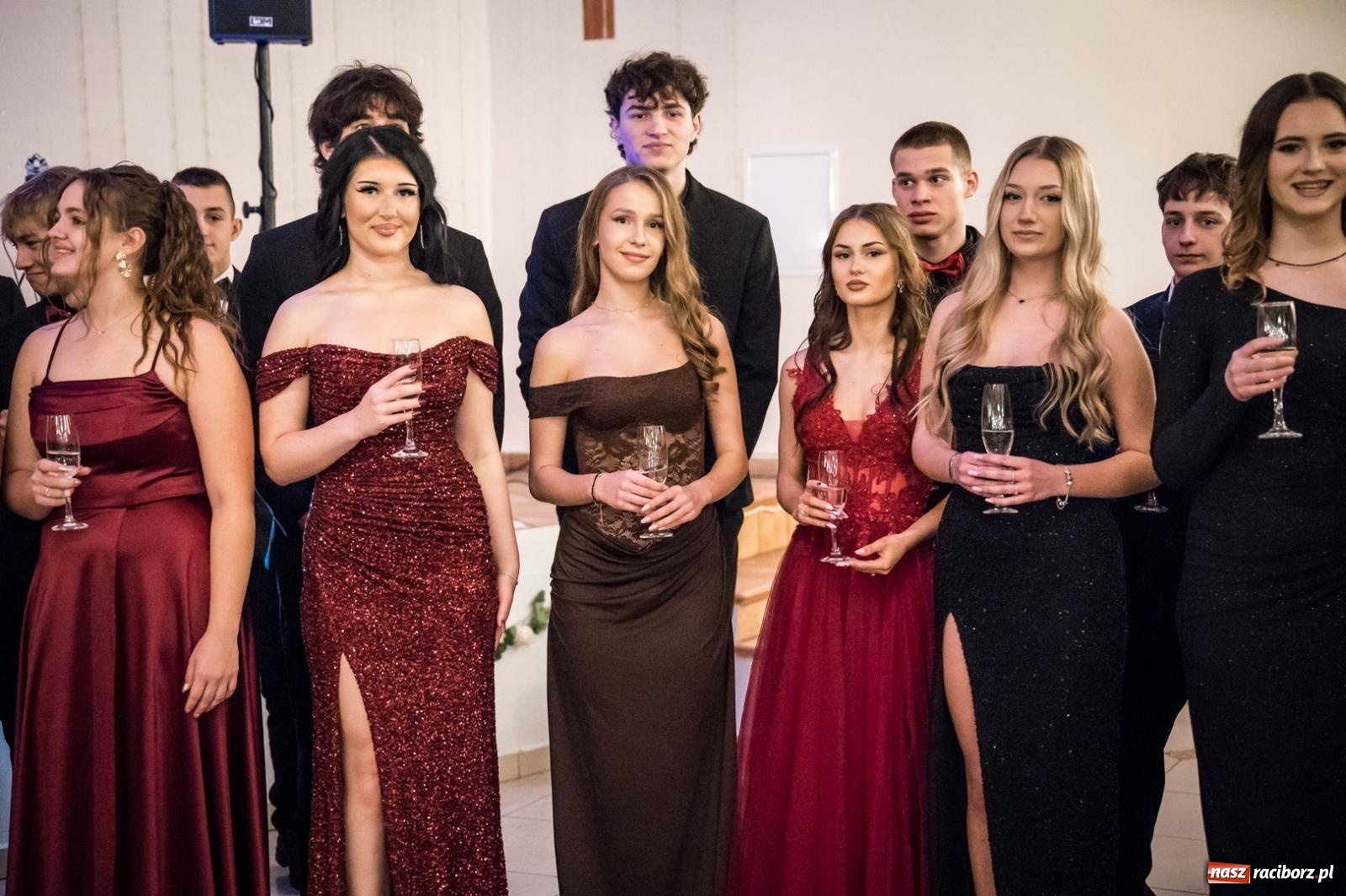 Zdjęcie w galerii na portalu naszraciborz.pl: Zdjęcia na bis. Sportowo-mundurowa studniówka ZSOMS [FOTO i WIDEO] wiadomości z regionu