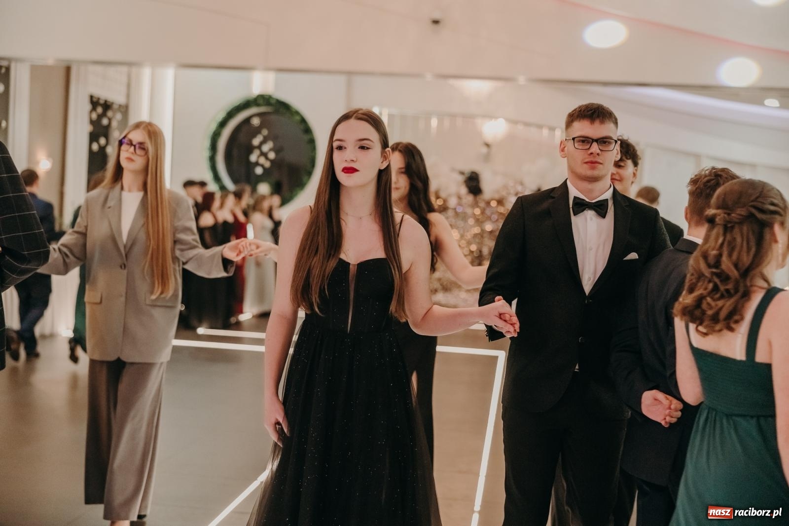 Zdjęcie w galerii na portalu naszraciborz.pl: Najmłodsza i najmniejsza studniówka. DLO bawi się w AquaBraxie [FOTO i WIDEO] wiadomości z regionu