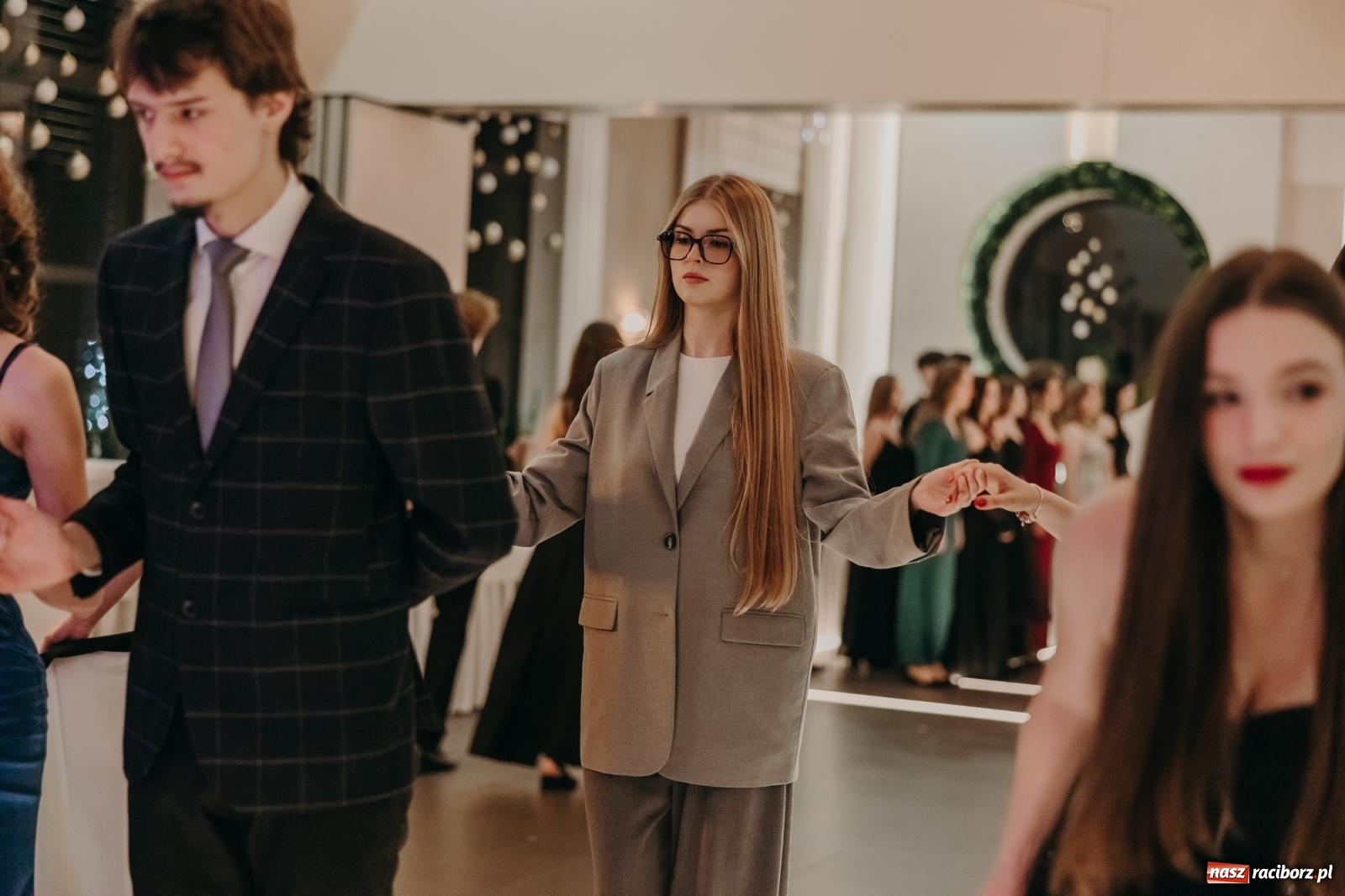 Zdjęcie w galerii na portalu naszraciborz.pl: Najmłodsza i najmniejsza studniówka. DLO bawi się w AquaBraxie [FOTO i WIDEO] wiadomości z regionu