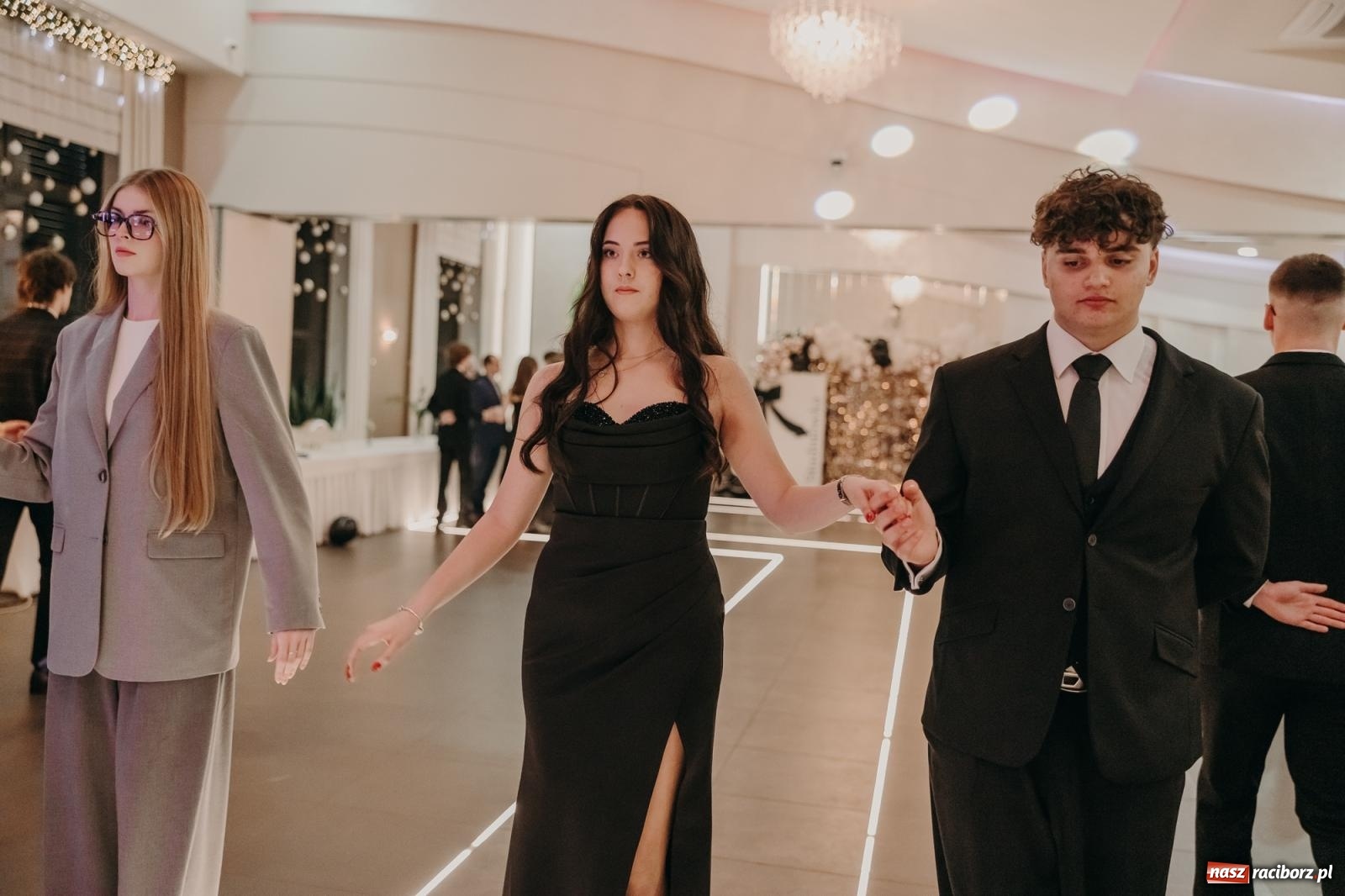 Zdjęcie w galerii na portalu naszraciborz.pl: Najmłodsza i najmniejsza studniówka. DLO bawi się w AquaBraxie [FOTO i WIDEO] wiadomości z regionu