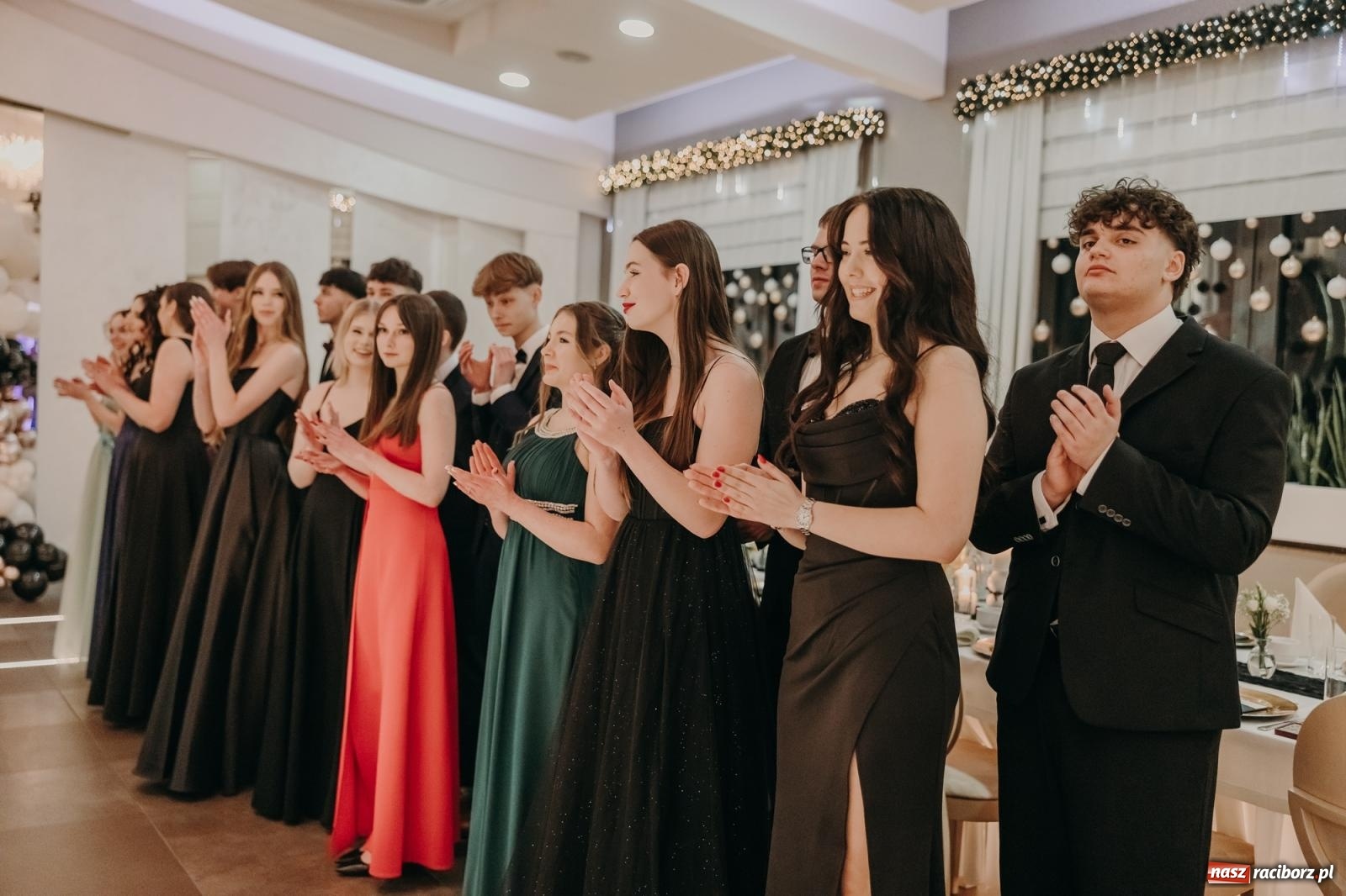 Zdjęcie w galerii na portalu naszraciborz.pl: Najmłodsza i najmniejsza studniówka. DLO bawi się w AquaBraxie [FOTO i WIDEO] wiadomości z regionu