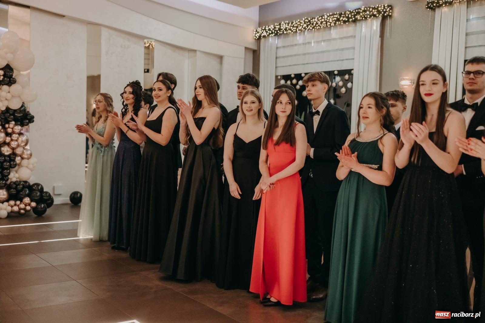 Zdjęcie w galerii na portalu naszraciborz.pl: Najmłodsza i najmniejsza studniówka. DLO bawi się w AquaBraxie [FOTO i WIDEO] wiadomości z regionu