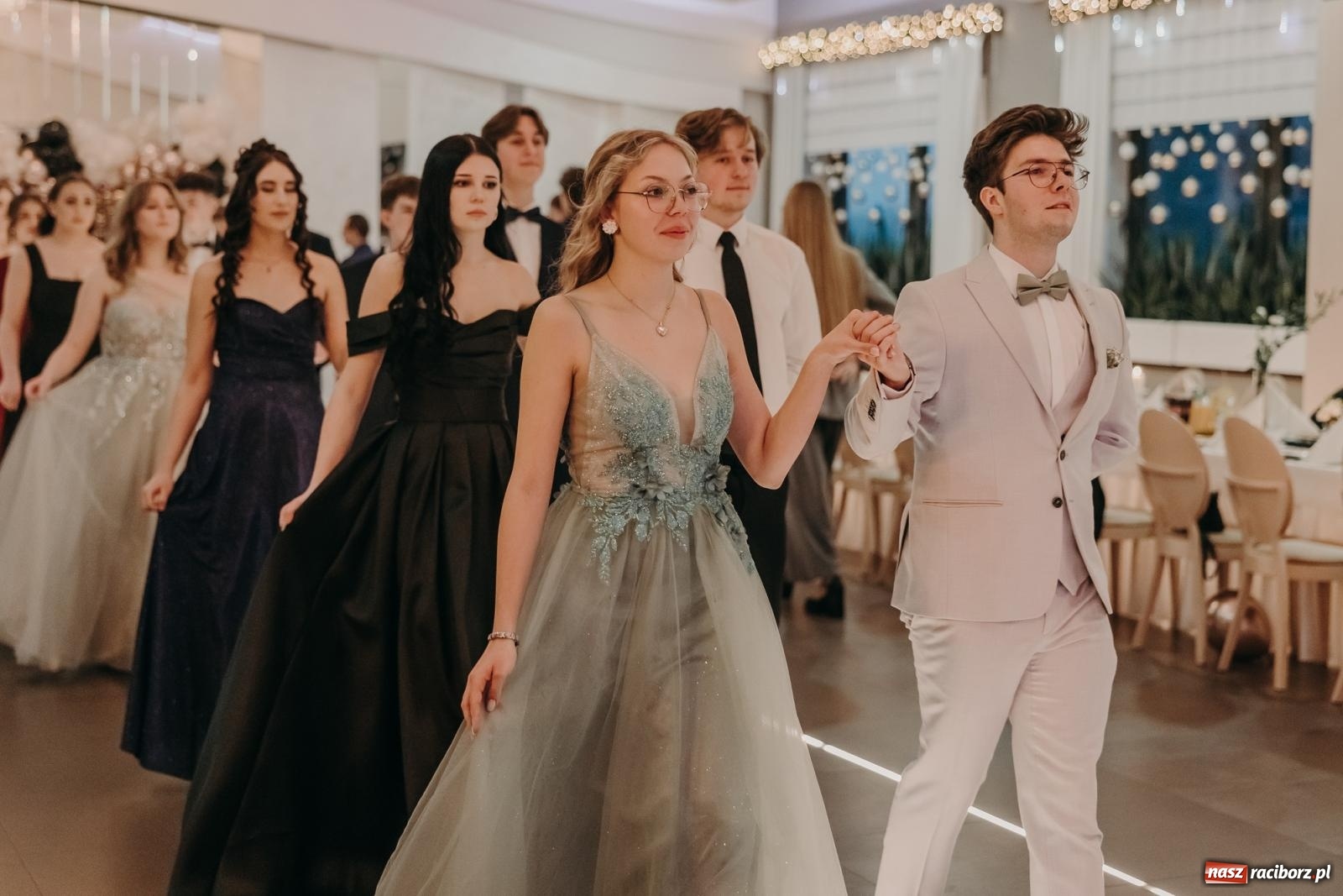 Zdjęcie w galerii na portalu naszraciborz.pl: Najmłodsza i najmniejsza studniówka. DLO bawi się w AquaBraxie [FOTO i WIDEO] wiadomości z regionu