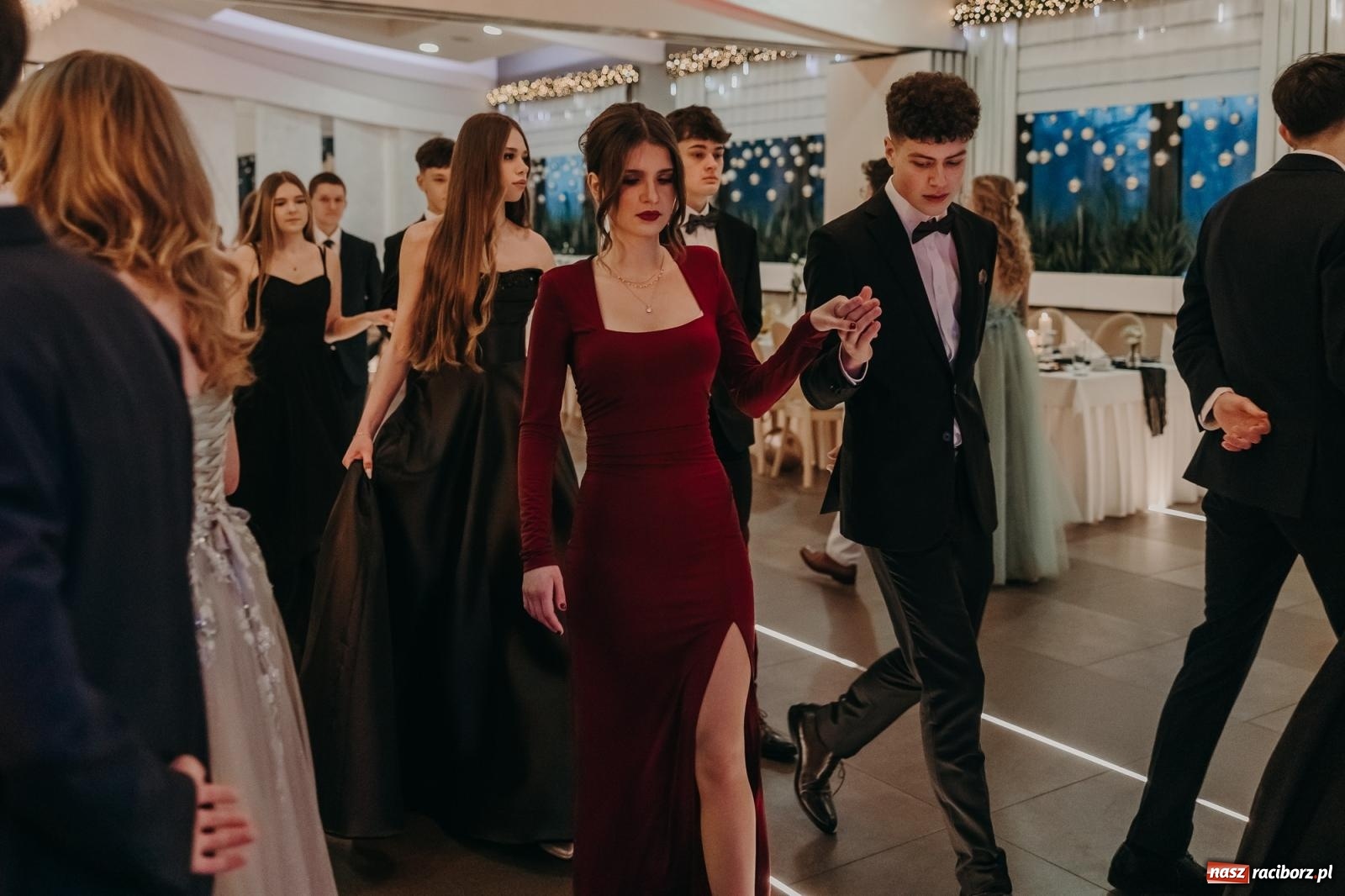 Zdjęcie w galerii na portalu naszraciborz.pl: Najmłodsza i najmniejsza studniówka. DLO bawi się w AquaBraxie [FOTO i WIDEO] wiadomości z regionu