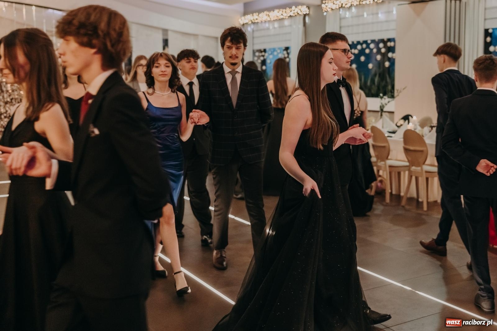 Zdjęcie w galerii na portalu naszraciborz.pl: Najmłodsza i najmniejsza studniówka. DLO bawi się w AquaBraxie [FOTO i WIDEO] wiadomości z regionu