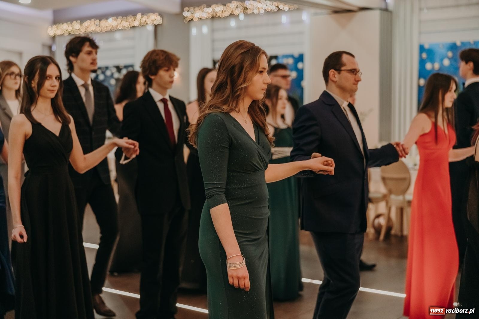 Zdjęcie w galerii na portalu naszraciborz.pl: Najmłodsza i najmniejsza studniówka. DLO bawi się w AquaBraxie [FOTO i WIDEO] wiadomości z regionu