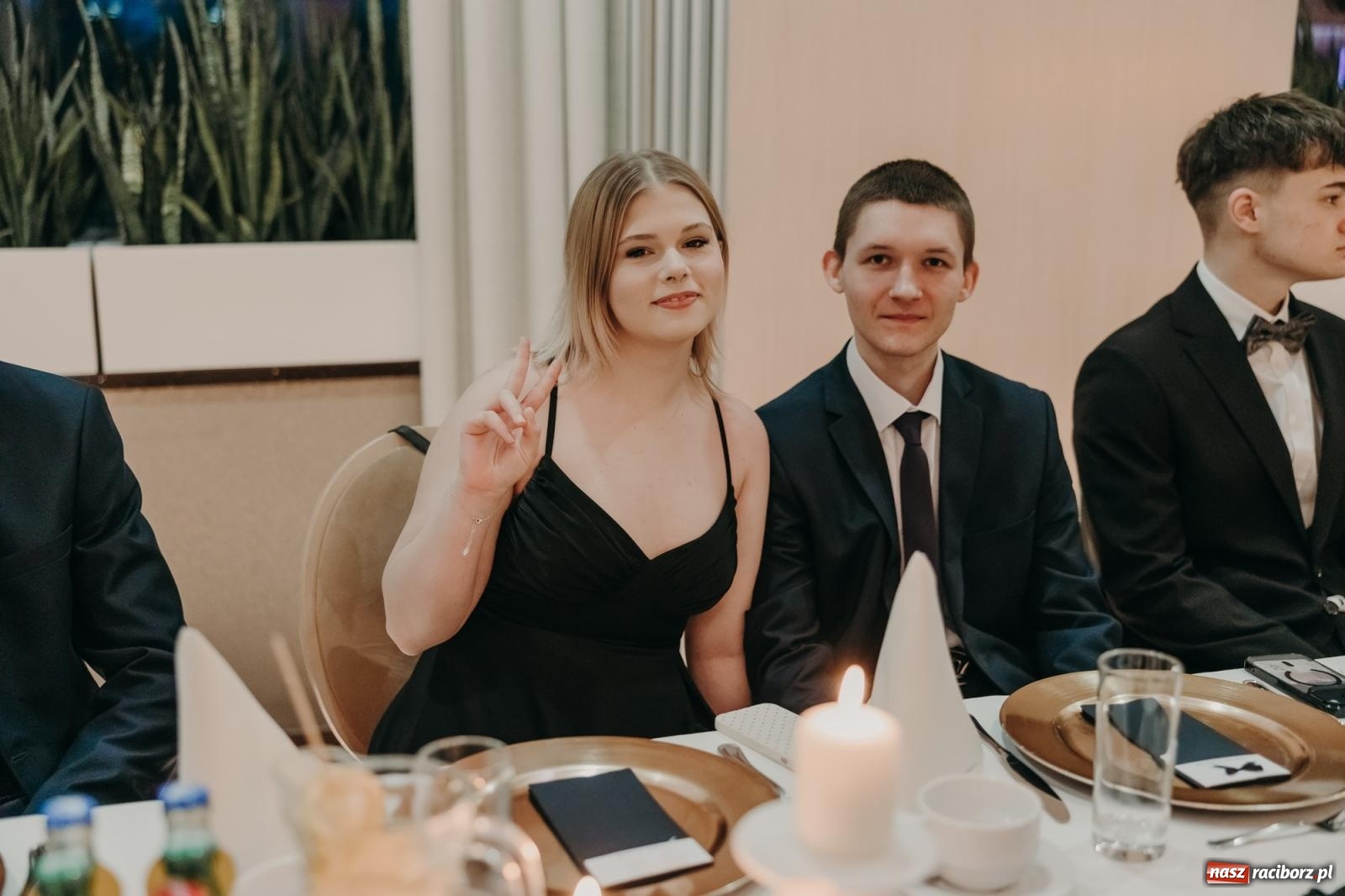 Zdjęcie w galerii na portalu naszraciborz.pl: Najmłodsza i najmniejsza studniówka. DLO bawi się w AquaBraxie [FOTO i WIDEO] wiadomości z regionu