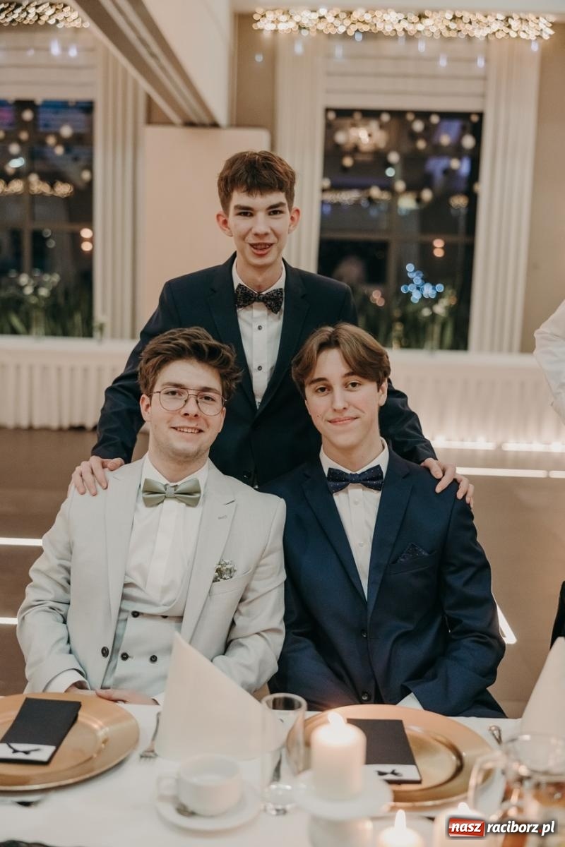 Zdjęcie w galerii na portalu naszraciborz.pl: Najmłodsza i najmniejsza studniówka. DLO bawi się w AquaBraxie [FOTO i WIDEO] wiadomości z regionu