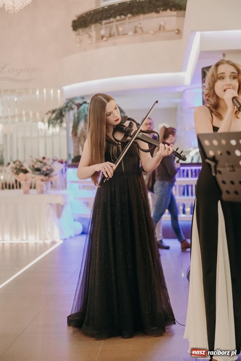 Zdjęcie w galerii na portalu naszraciborz.pl: Najmłodsza i najmniejsza studniówka. DLO bawi się w AquaBraxie [FOTO i WIDEO] wiadomości z regionu