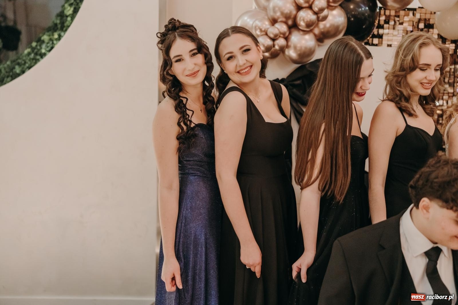 Zdjęcie w galerii na portalu naszraciborz.pl: Najmłodsza i najmniejsza studniówka. DLO bawi się w AquaBraxie [FOTO i WIDEO] wiadomości z regionu