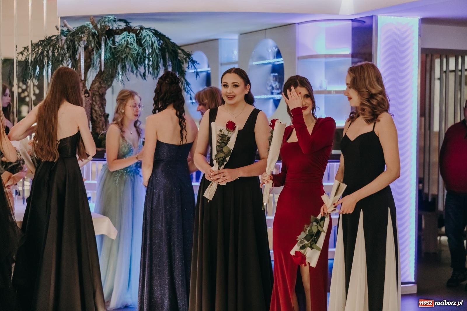 Zdjęcie w galerii na portalu naszraciborz.pl: Najmłodsza i najmniejsza studniówka. DLO bawi się w AquaBraxie [FOTO i WIDEO] wiadomości z regionu