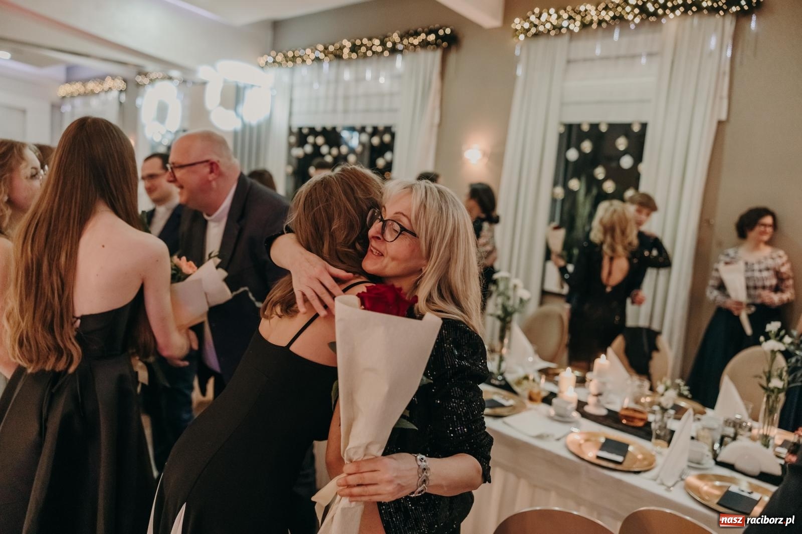 Zdjęcie w galerii na portalu naszraciborz.pl: Najmłodsza i najmniejsza studniówka. DLO bawi się w AquaBraxie [FOTO i WIDEO] wiadomości z regionu