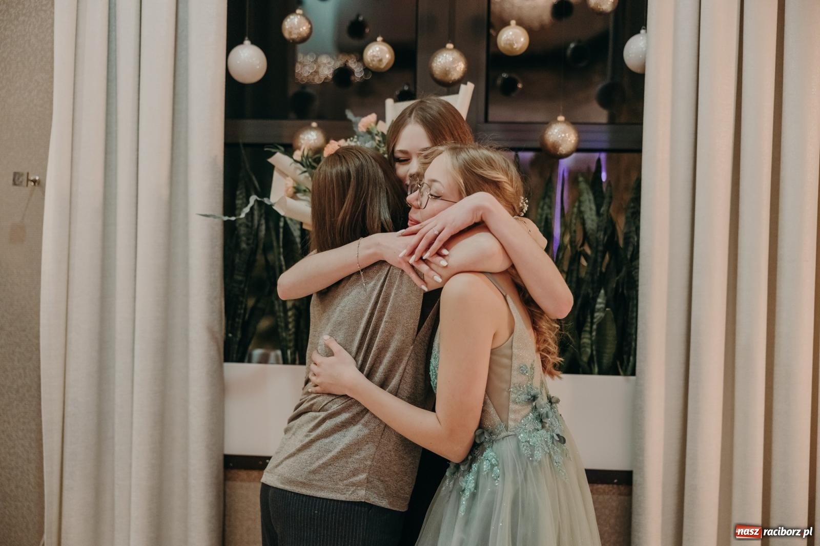 Zdjęcie w galerii na portalu naszraciborz.pl: Najmłodsza i najmniejsza studniówka. DLO bawi się w AquaBraxie [FOTO i WIDEO] wiadomości z regionu