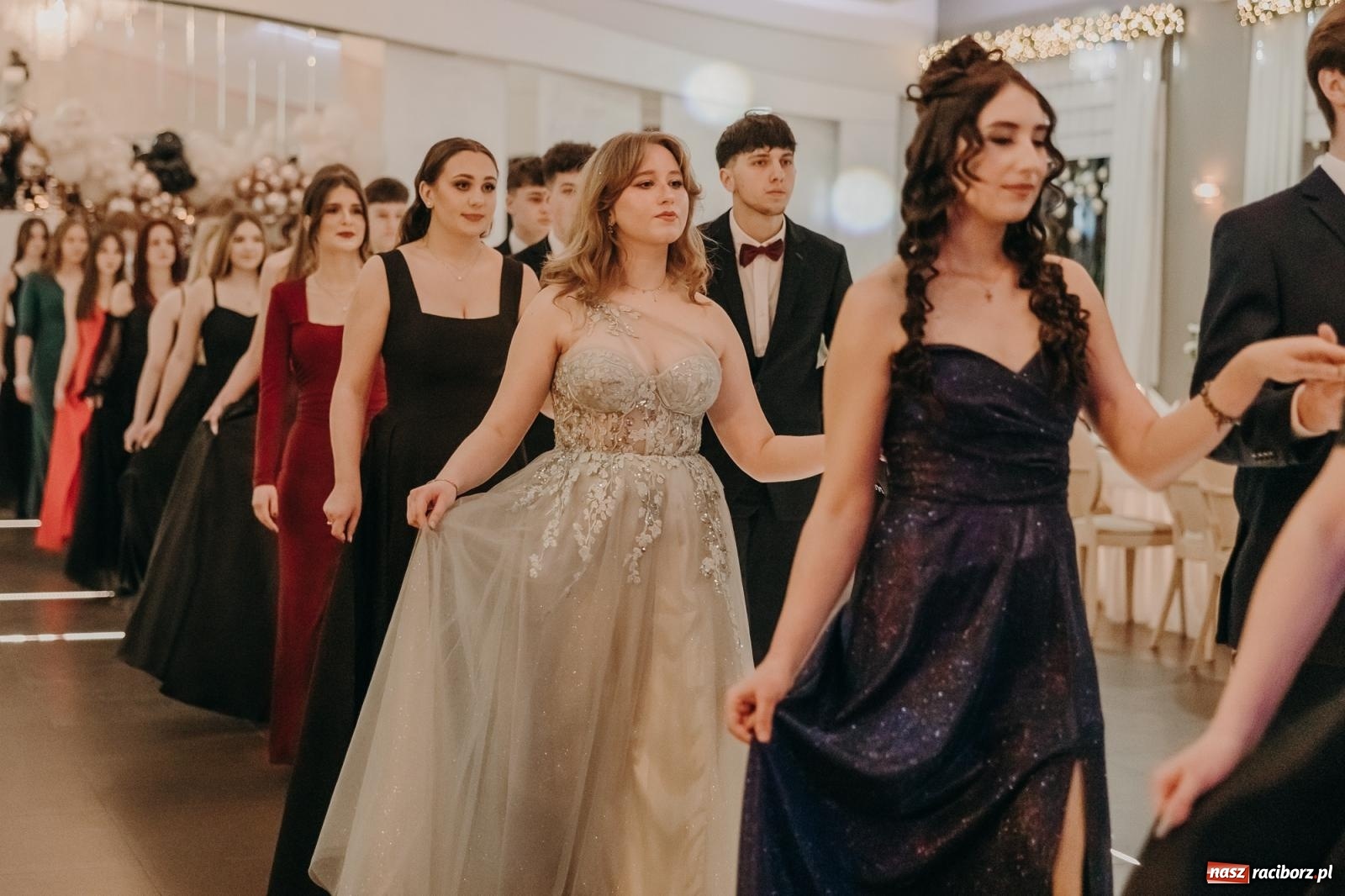 Zdjęcie w galerii na portalu naszraciborz.pl: Najmłodsza i najmniejsza studniówka. DLO bawi się w AquaBraxie [FOTO i WIDEO] wiadomości z regionu