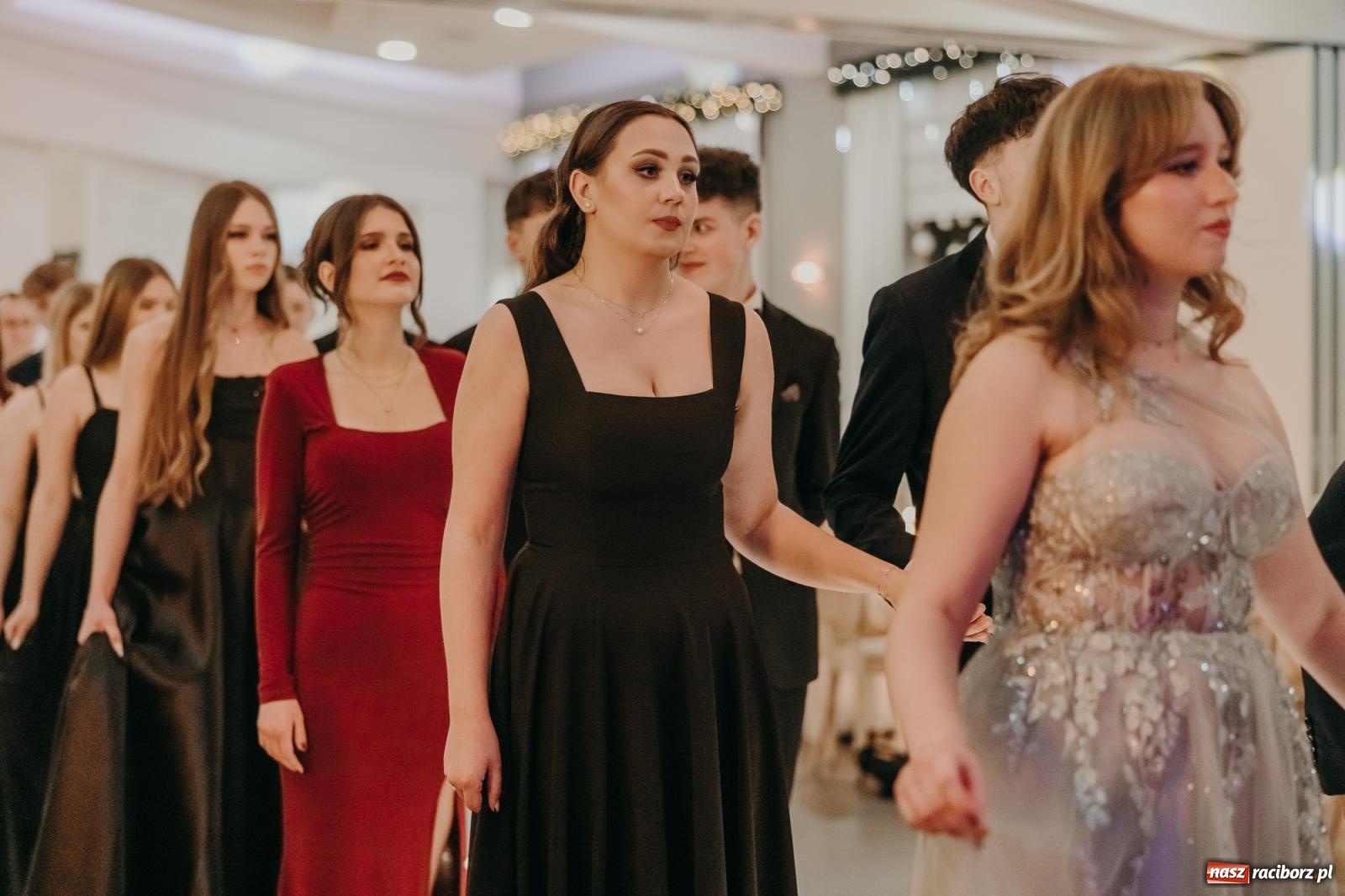 Zdjęcie w galerii na portalu naszraciborz.pl: Najmłodsza i najmniejsza studniówka. DLO bawi się w AquaBraxie [FOTO i WIDEO] wiadomości z regionu