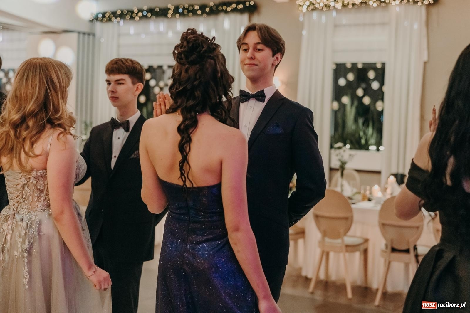 Zdjęcie w galerii na portalu naszraciborz.pl: Najmłodsza i najmniejsza studniówka. DLO bawi się w AquaBraxie [FOTO i WIDEO] wiadomości z regionu