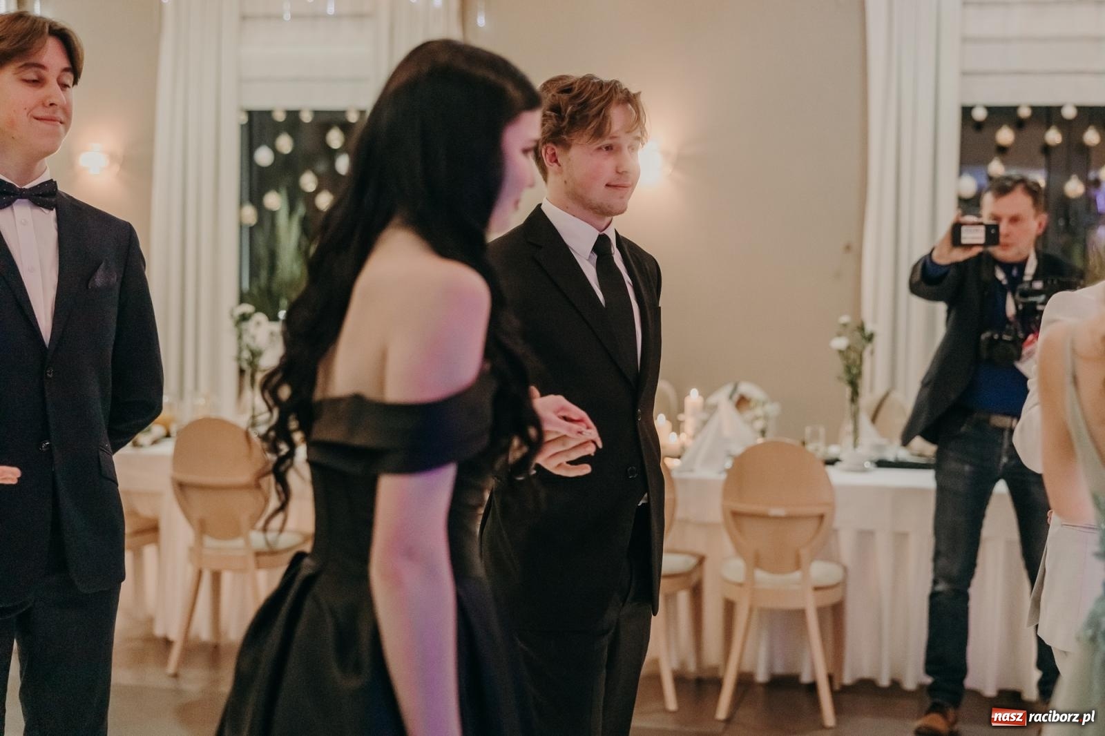 Zdjęcie w galerii na portalu naszraciborz.pl: Najmłodsza i najmniejsza studniówka. DLO bawi się w AquaBraxie [FOTO i WIDEO] wiadomości z regionu