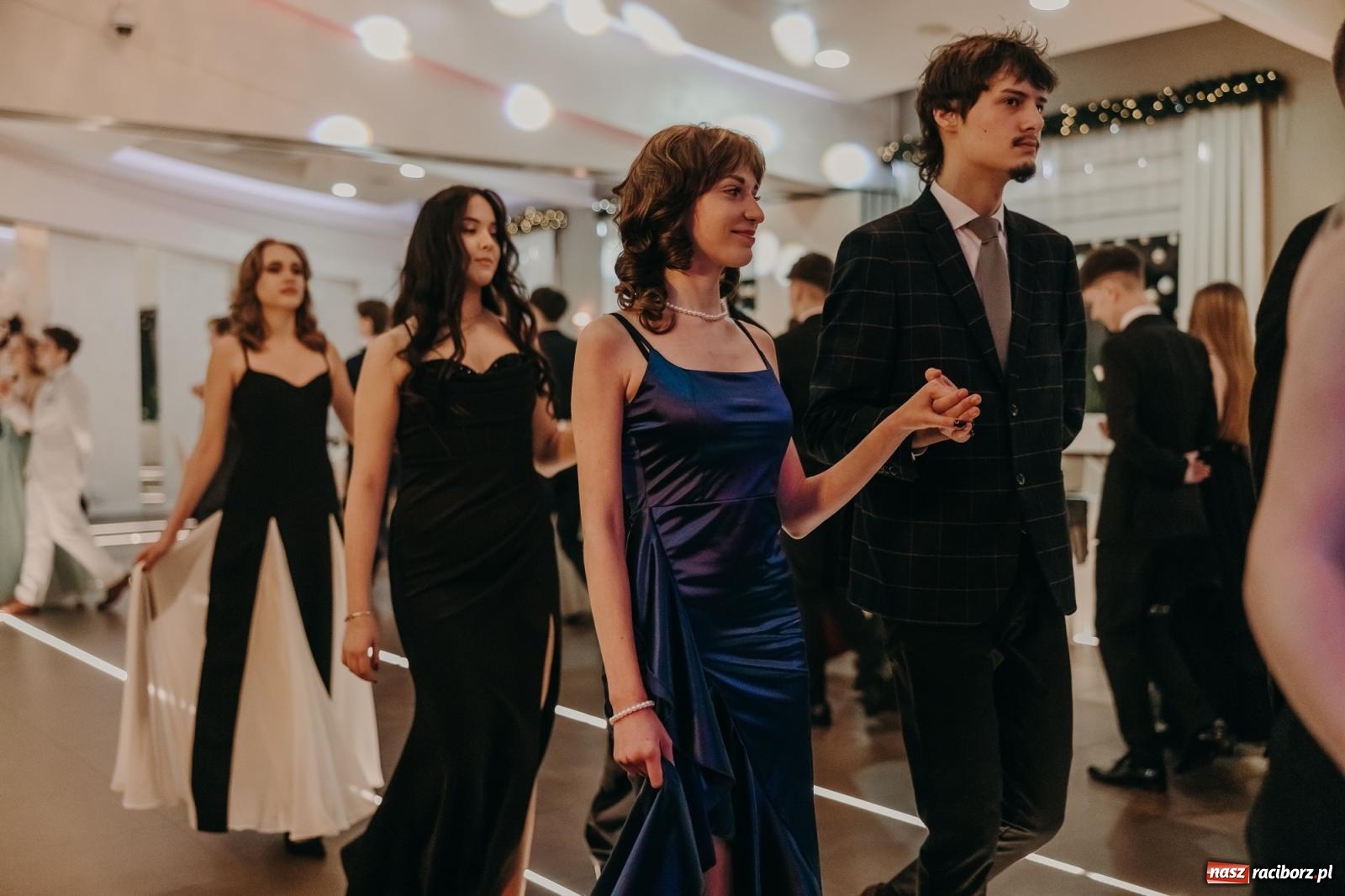 Zdjęcie w galerii na portalu naszraciborz.pl: Najmłodsza i najmniejsza studniówka. DLO bawi się w AquaBraxie [FOTO i WIDEO] wiadomości z regionu