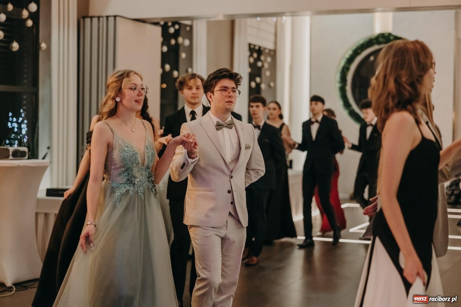 Zdjęcie w galerii na portalu naszraciborz.pl: Najmłodsza i najmniejsza studniówka. DLO bawi się w AquaBraxie [FOTO i WIDEO] wiadomości z regionu