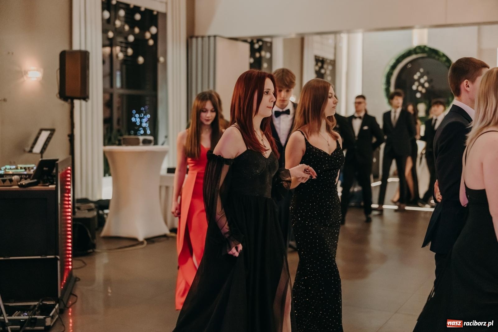 Zdjęcie w galerii na portalu naszraciborz.pl: Najmłodsza i najmniejsza studniówka. DLO bawi się w AquaBraxie [FOTO i WIDEO] wiadomości z regionu