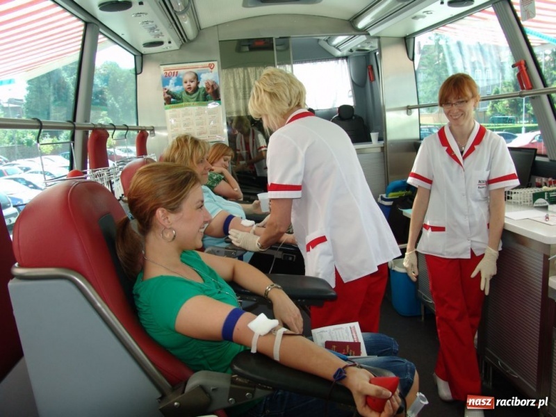 Zdjęcie w galerii na portalu naszraciborz.pl: Straż Graniczna matkom wiadomości z regionu