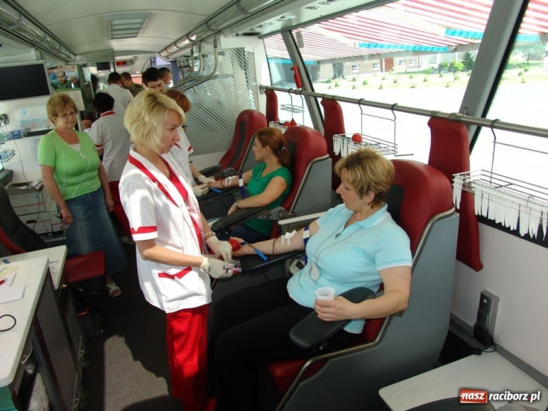 Zdjęcie w galerii na portalu naszraciborz.pl: Straż Graniczna matkom wiadomości z regionu