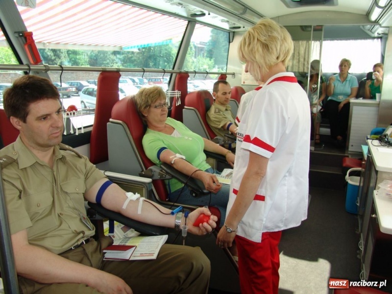 Zdjęcie w galerii na portalu naszraciborz.pl: Straż Graniczna matkom wiadomości z regionu