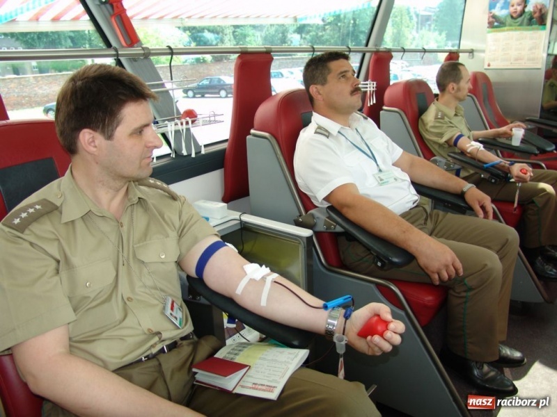 Zdjęcie w galerii na portalu naszraciborz.pl: Straż Graniczna matkom wiadomości z regionu