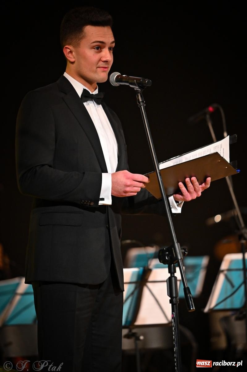 Zdjęcie w galerii na portalu naszraciborz.pl: Power of Winds na koncercie noworocznym w RCK. Muzyczne otwarcie roku w Raciborzu z życzeniami od włodarzy [FOTO i WIDEO] wiadomości z regionu