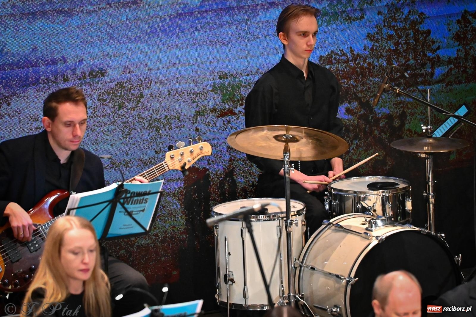Zdjęcie w galerii na portalu naszraciborz.pl: Power of Winds na koncercie noworocznym w RCK. Muzyczne otwarcie roku w Raciborzu z życzeniami od włodarzy [FOTO i WIDEO] wiadomości z regionu
