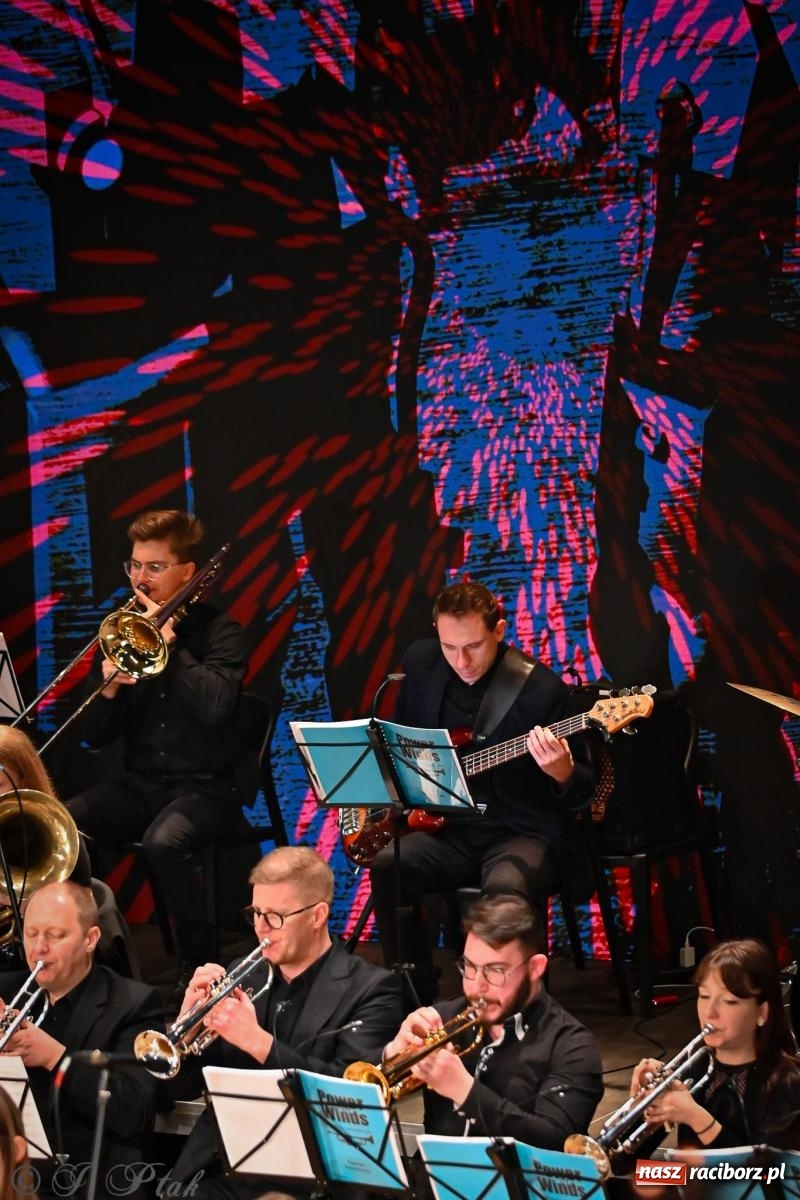Zdjęcie w galerii na portalu naszraciborz.pl: Power of Winds na koncercie noworocznym w RCK. Muzyczne otwarcie roku w Raciborzu z życzeniami od włodarzy [FOTO i WIDEO] wiadomości z regionu
