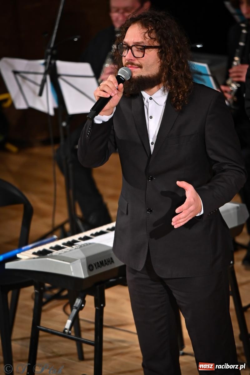 Zdjęcie w galerii na portalu naszraciborz.pl: Power of Winds na koncercie noworocznym w RCK. Muzyczne otwarcie roku w Raciborzu z życzeniami od włodarzy [FOTO i WIDEO] wiadomości z regionu