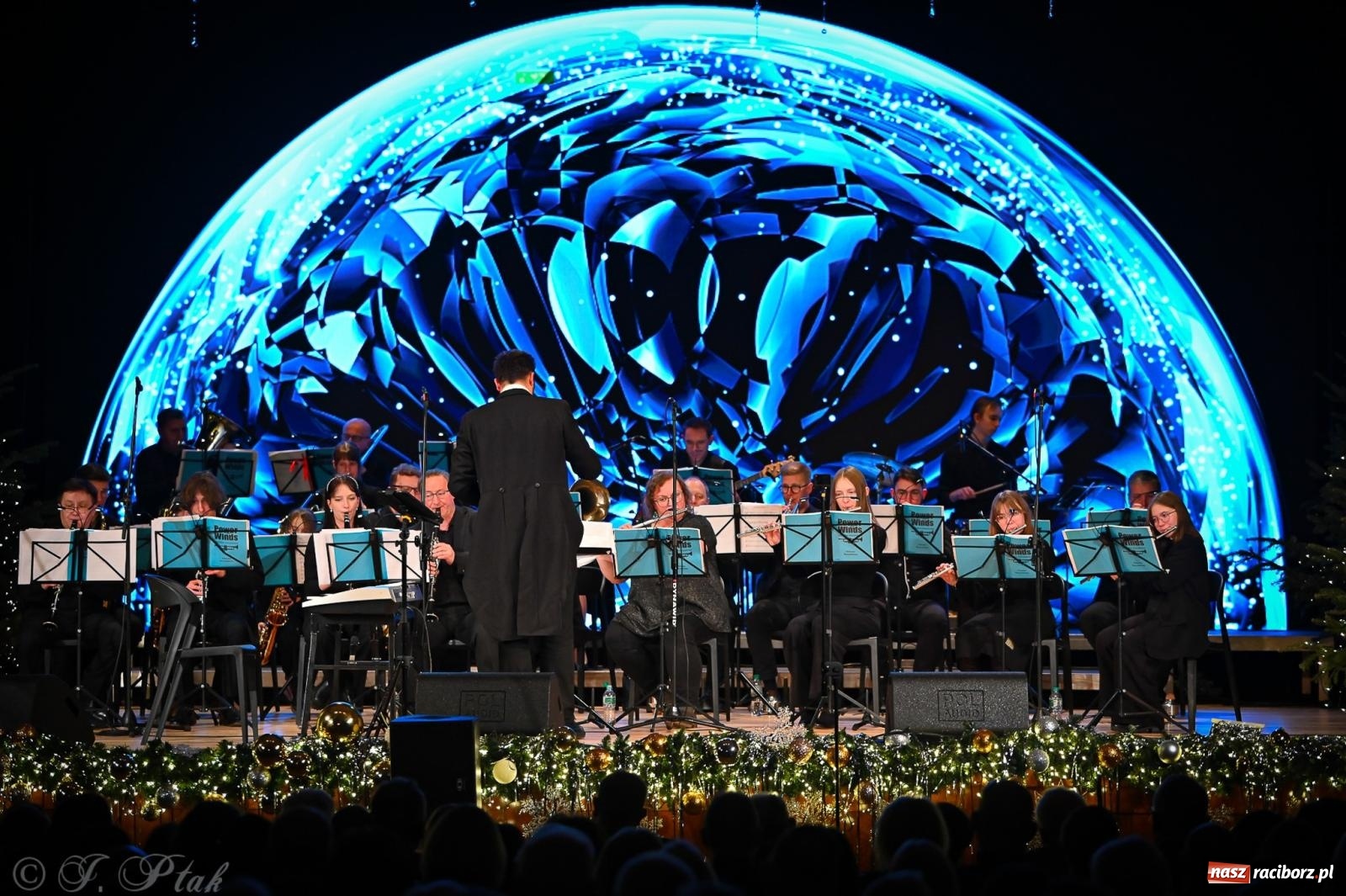 Zdjęcie w galerii na portalu naszraciborz.pl: Power of Winds na koncercie noworocznym w RCK. Muzyczne otwarcie roku w Raciborzu z życzeniami od włodarzy [FOTO i WIDEO] wiadomości z regionu