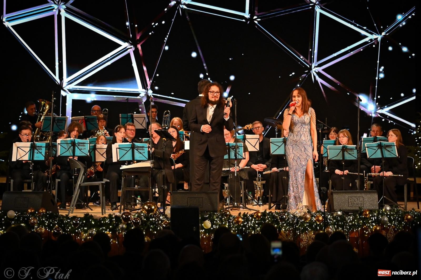 Zdjęcie w galerii na portalu naszraciborz.pl: Power of Winds na koncercie noworocznym w RCK. Muzyczne otwarcie roku w Raciborzu z życzeniami od włodarzy [FOTO i WIDEO] wiadomości z regionu