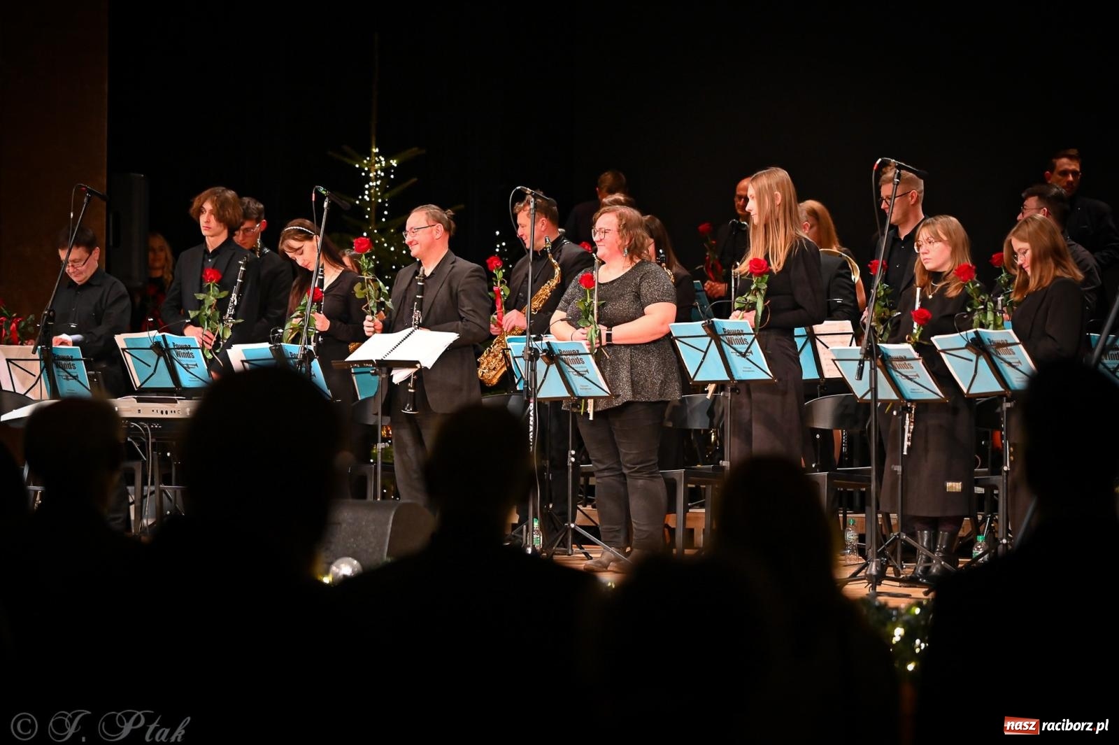 Zdjęcie w galerii na portalu naszraciborz.pl: Power of Winds na koncercie noworocznym w RCK. Muzyczne otwarcie roku w Raciborzu z życzeniami od włodarzy [FOTO i WIDEO] wiadomości z regionu