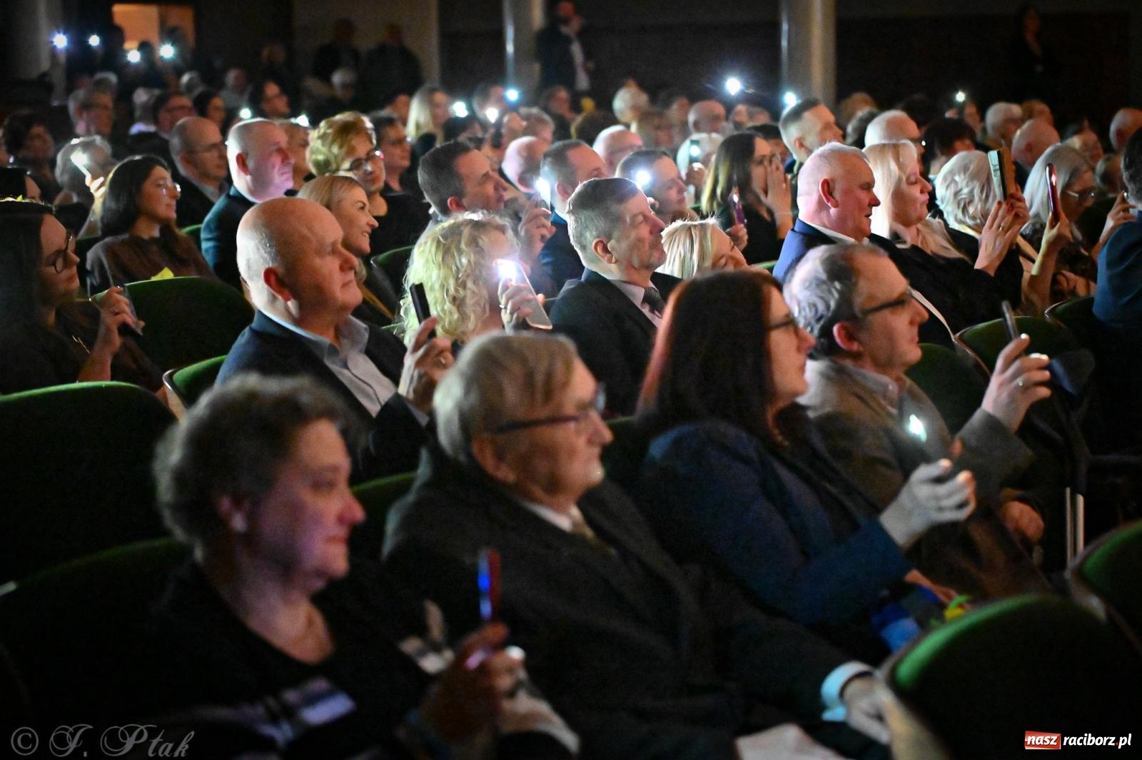 Zdjęcie w galerii na portalu naszraciborz.pl: Power of Winds na koncercie noworocznym w RCK. Muzyczne otwarcie roku w Raciborzu z życzeniami od włodarzy [FOTO i WIDEO] wiadomości z regionu