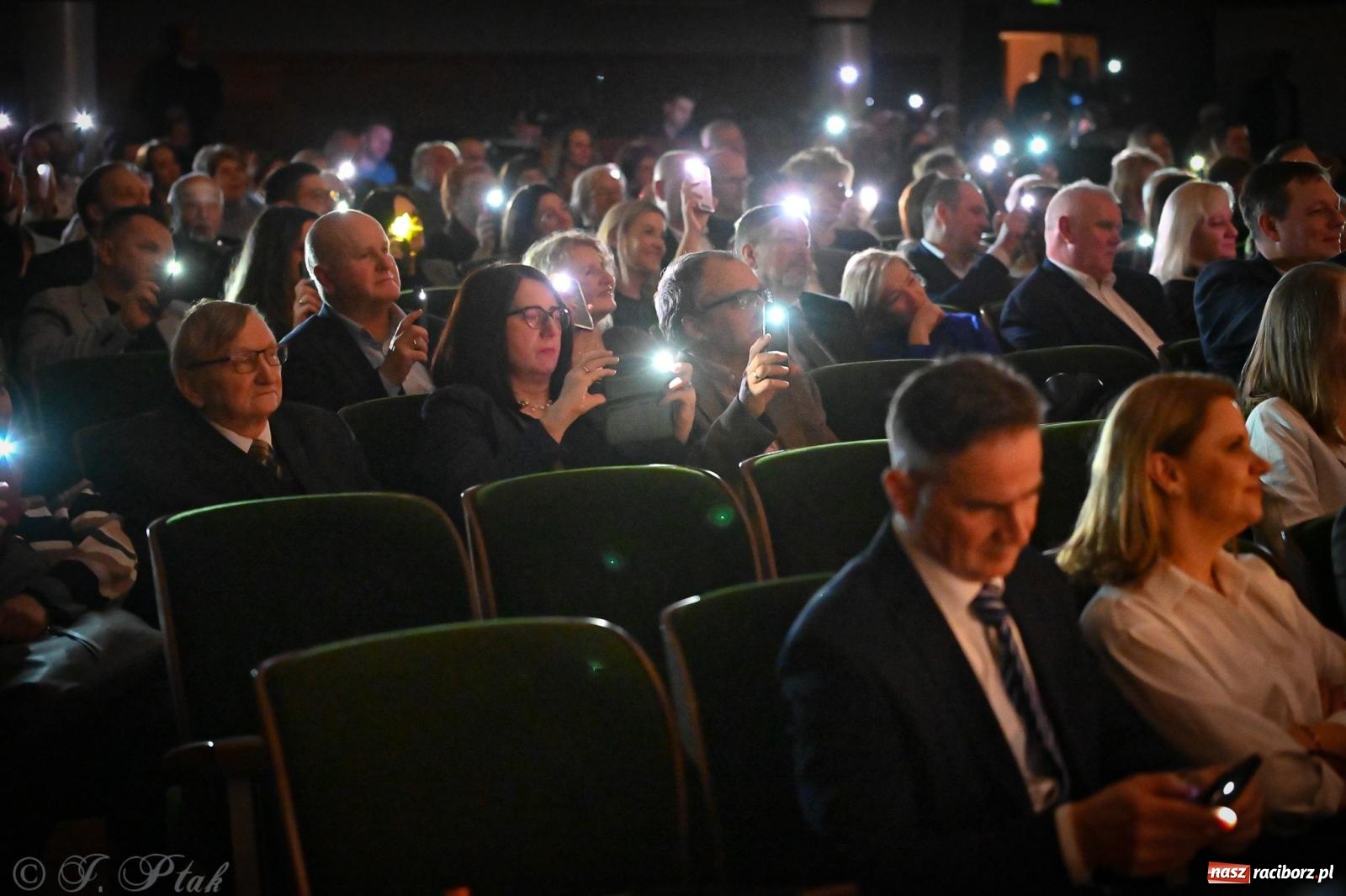 Zdjęcie w galerii na portalu naszraciborz.pl: Power of Winds na koncercie noworocznym w RCK. Muzyczne otwarcie roku w Raciborzu z życzeniami od włodarzy [FOTO i WIDEO] wiadomości z regionu