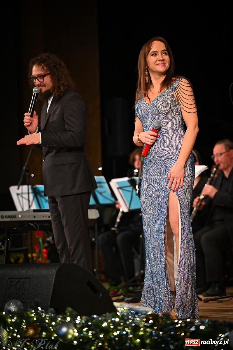 Zdjęcie w galerii na portalu naszraciborz.pl: Power of Winds na koncercie noworocznym w RCK. Muzyczne otwarcie roku w Raciborzu z życzeniami od włodarzy [FOTO i WIDEO] wiadomości z regionu