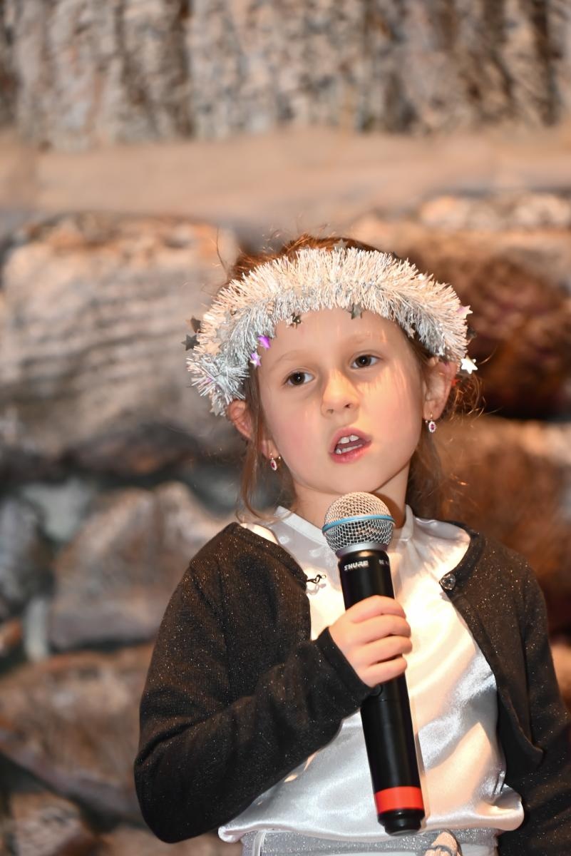 Zdjęcie w galerii na portalu naszraciborz.pl: Koncert Laureatów  XXI Przeglądu Kolęd i Pastorałek Święta z Kolędą – Weihnachten mit Weihnachtsliedern w Tworkowie wiadomości z regionu