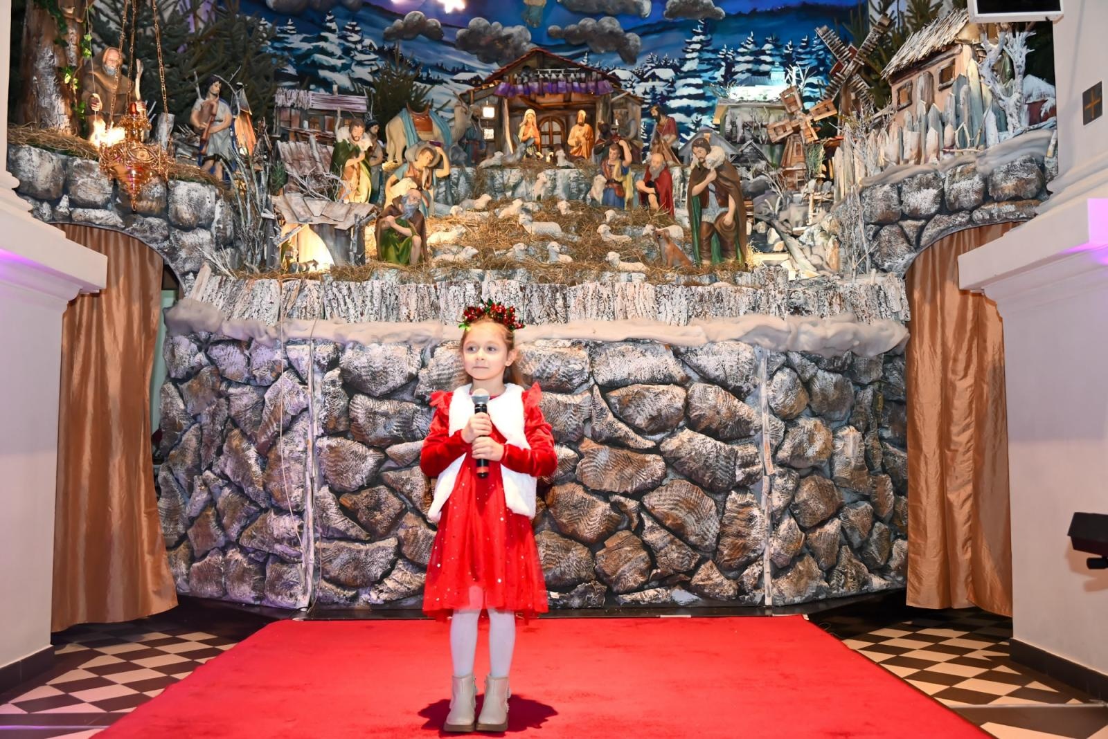 Zdjęcie w galerii na portalu naszraciborz.pl: Koncert Laureatów  XXI Przeglądu Kolęd i Pastorałek Święta z Kolędą – Weihnachten mit Weihnachtsliedern w Tworkowie wiadomości z regionu